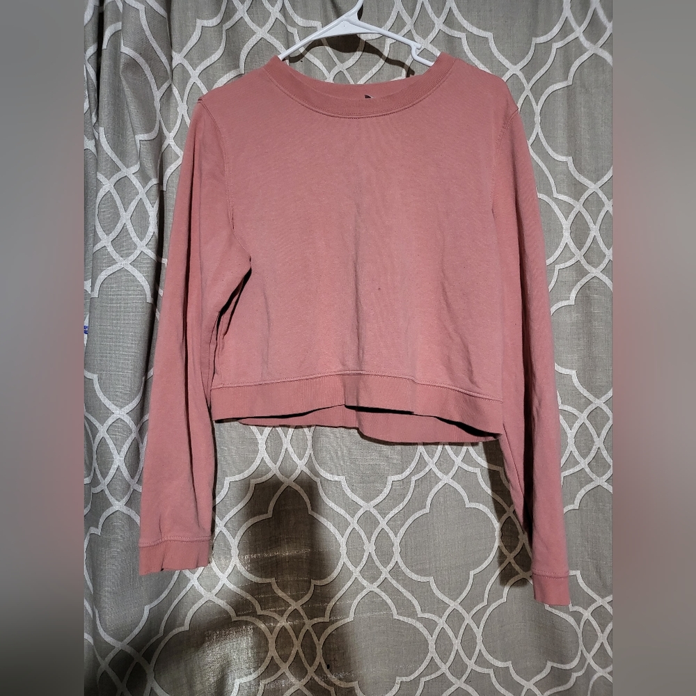 Divided long sleeve crop top